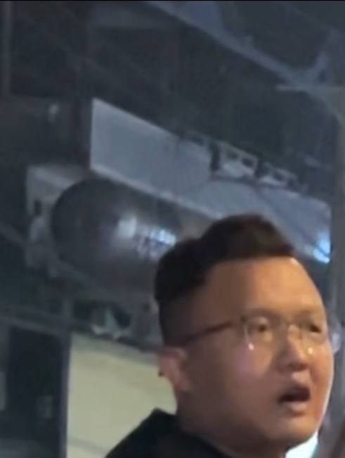 外号：黑猪。长期停留在柬埔寨金边，现在在越南境内，在这边做着国内精聊
