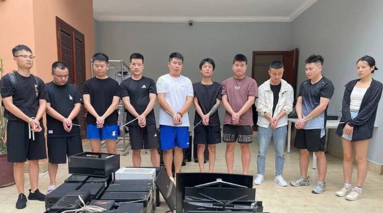 金边警方突袭两处电诈窝点，拘捕10中国籍和4名越南籍嫌犯