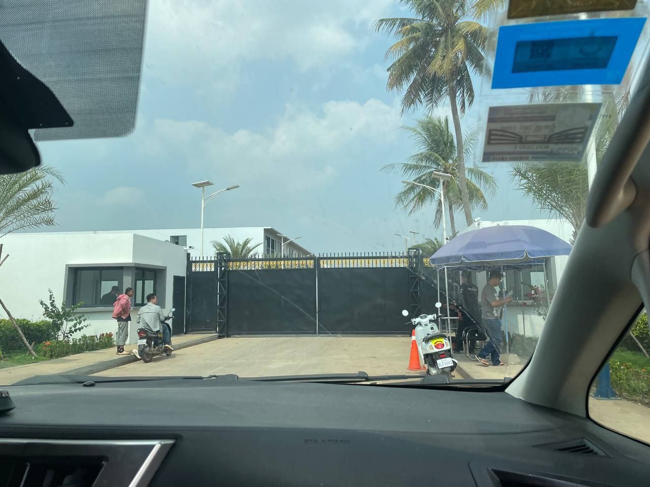 位于榜湛72号公路园区里(3楼ktv) 这家是楚梅垄断市场