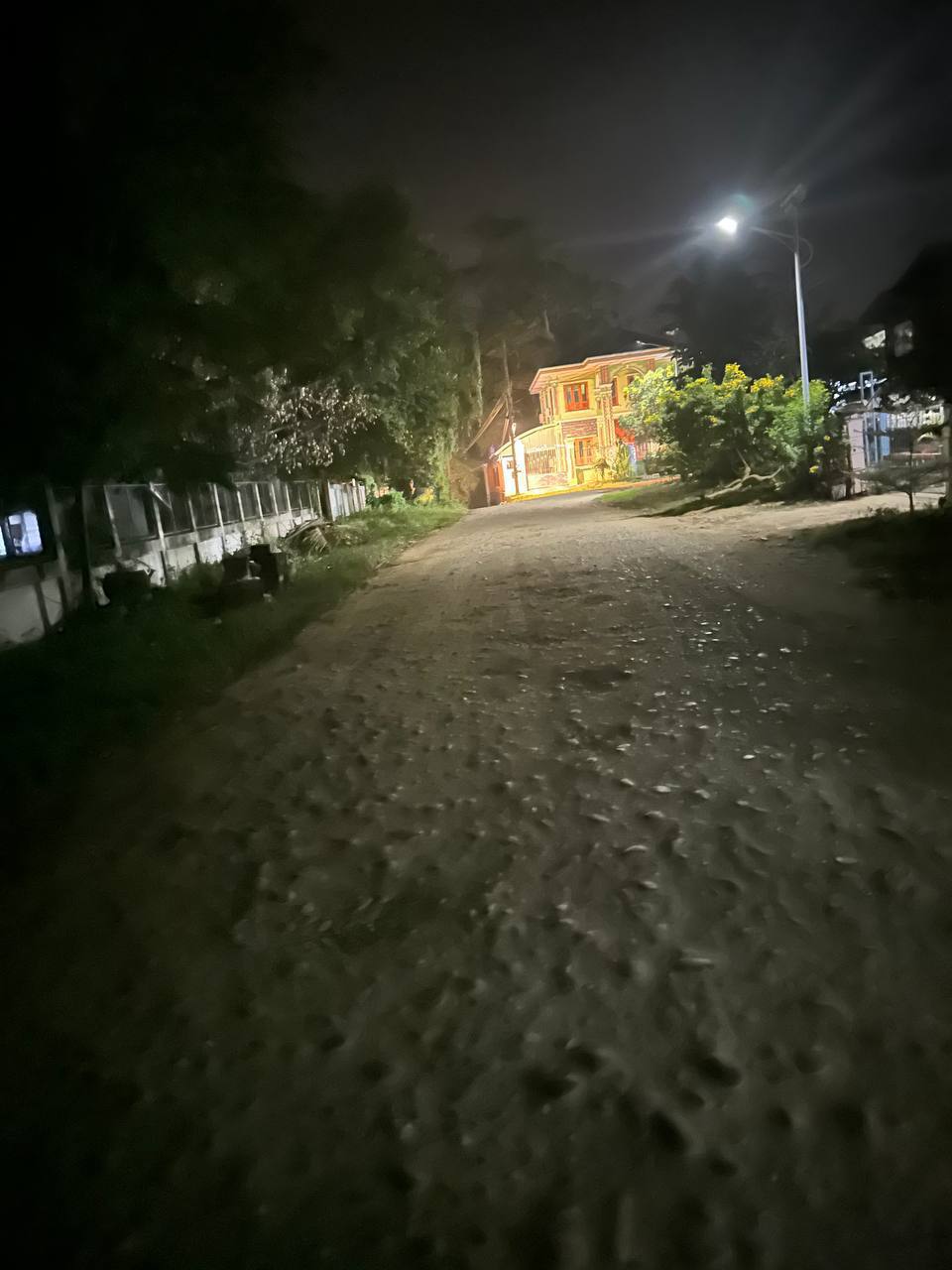 我们正遭受着难以忍受的苦难