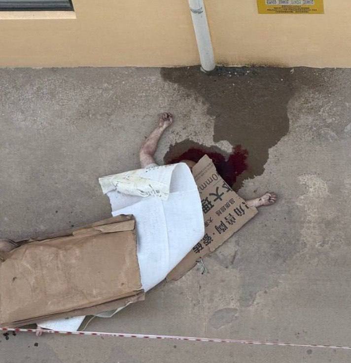 木牌某园区发生跳楼事件，死者疑遭严重殴打